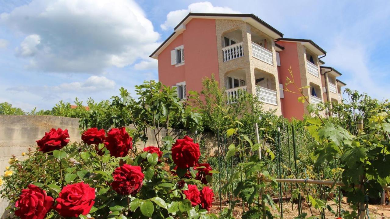 Apartments Jela Sveti Vid-Miholjice 외부 사진