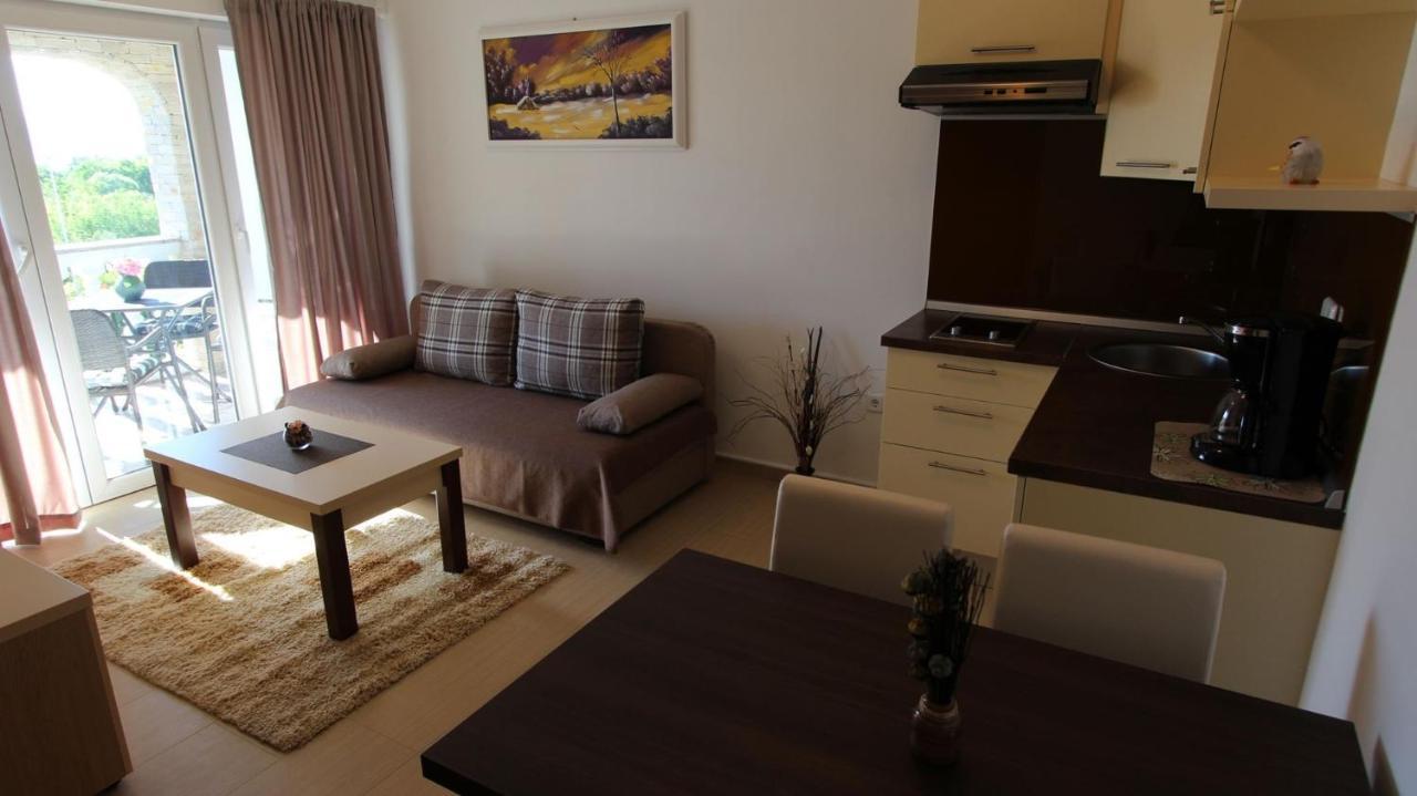 Apartments Jela Sveti Vid-Miholjice 외부 사진
